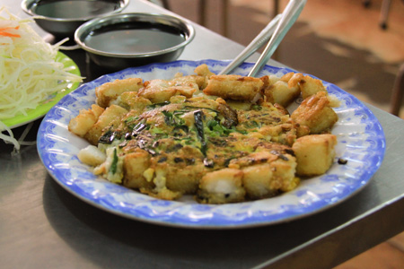 Bot Chien or Vietnamese Fried Rice Cakes with Egg
