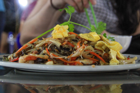 Bun xao Singapore, or Singapore style noodles - the Vietnamese way.
